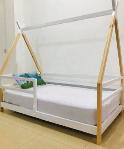 Cama Tipi con barandas horizontales ( Acabado Mixto )