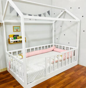 Cama Little house con 4 Barandas blanca