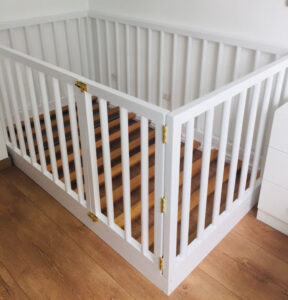 Cama moon blanca con barandas altas