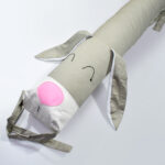 Baby Crib Bumper - Conejo gris y nariz rosa - Imagen 2