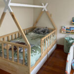 Cama tipi con cajones inferiores blancos