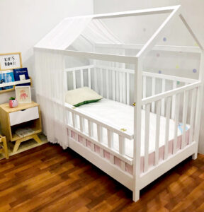 Cama cuna little house acabado gloss - Imagen 3