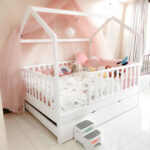 Cama Little House blanca con cama auxiliar