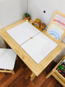 Mesa sensorial + Silla moon + Porta rollo - Imagen 3