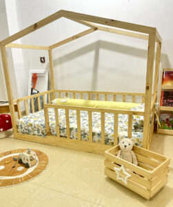 Cama cabaña natural con 4 Barandas