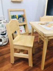 Mesa sensorial + Silla neo + Porta Accesorios - Imagen 4
