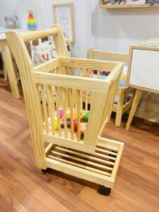 Carrito de compras de madera para niños