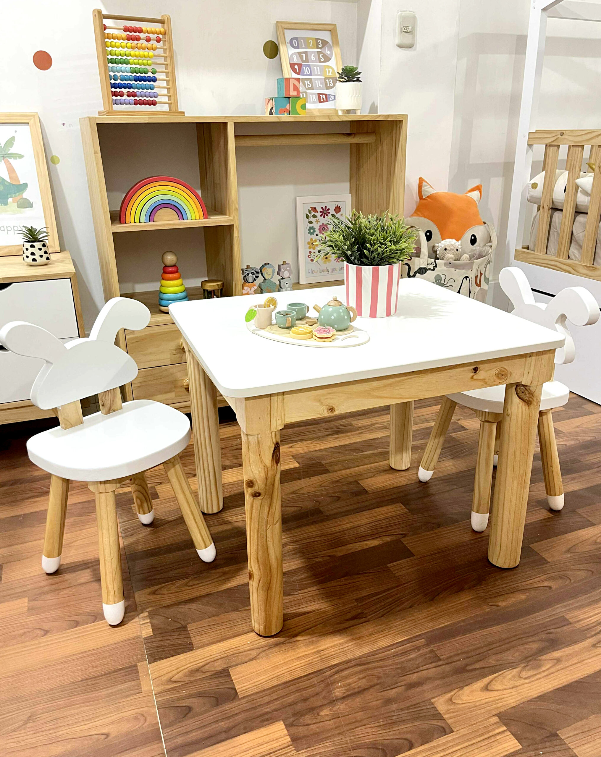 kit infantil white rabbit Set de mesas y dos sillas Rabbit - Imagen 1